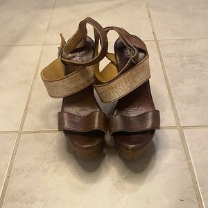 Bed Stu Marilyn Platform Heel